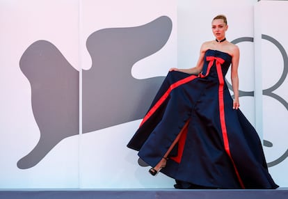 La actriz Amanda Seyfried, a su llegada a la proyección de 'The Testament of Ann Lee' en Venecia.