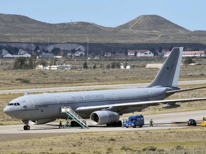 El avión de la Royal Air Force mandado por Reino Unido para ayudar a rescatar el submarino argentino ARA San Juan, este miércoles 22 de noviembre de 2017