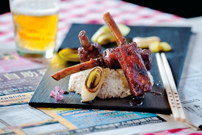 &#39;Donburi' de costillas de cerdo
con salsa 'yakitori'