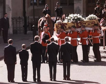 Imagen del funeral de Diana de Inglaterra.