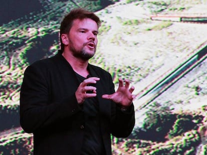 Bjarke Ingels durante su conferencia en el Centro Roberto Garza Sada.