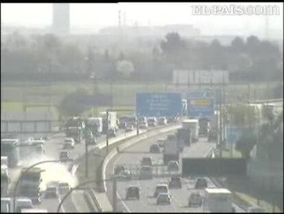 Un accidente colapsa la entrada a Madrid por la A-2