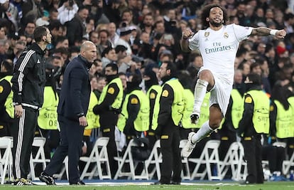 Marcelo celebra el tercer gol del equipo blanco.