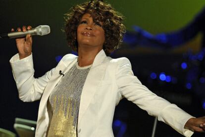 La cantante Whitney Houston durante una actuación en un programa alemán en octubre de 2009