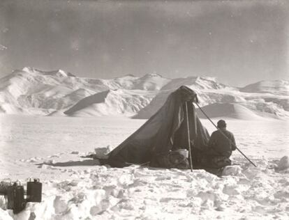 Lawrence Oates, miembro de la partida de Scott, poco antes de marchar hacia el Polo Sur.