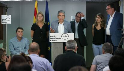 Homs, acompañado por la cúpula de su partido.