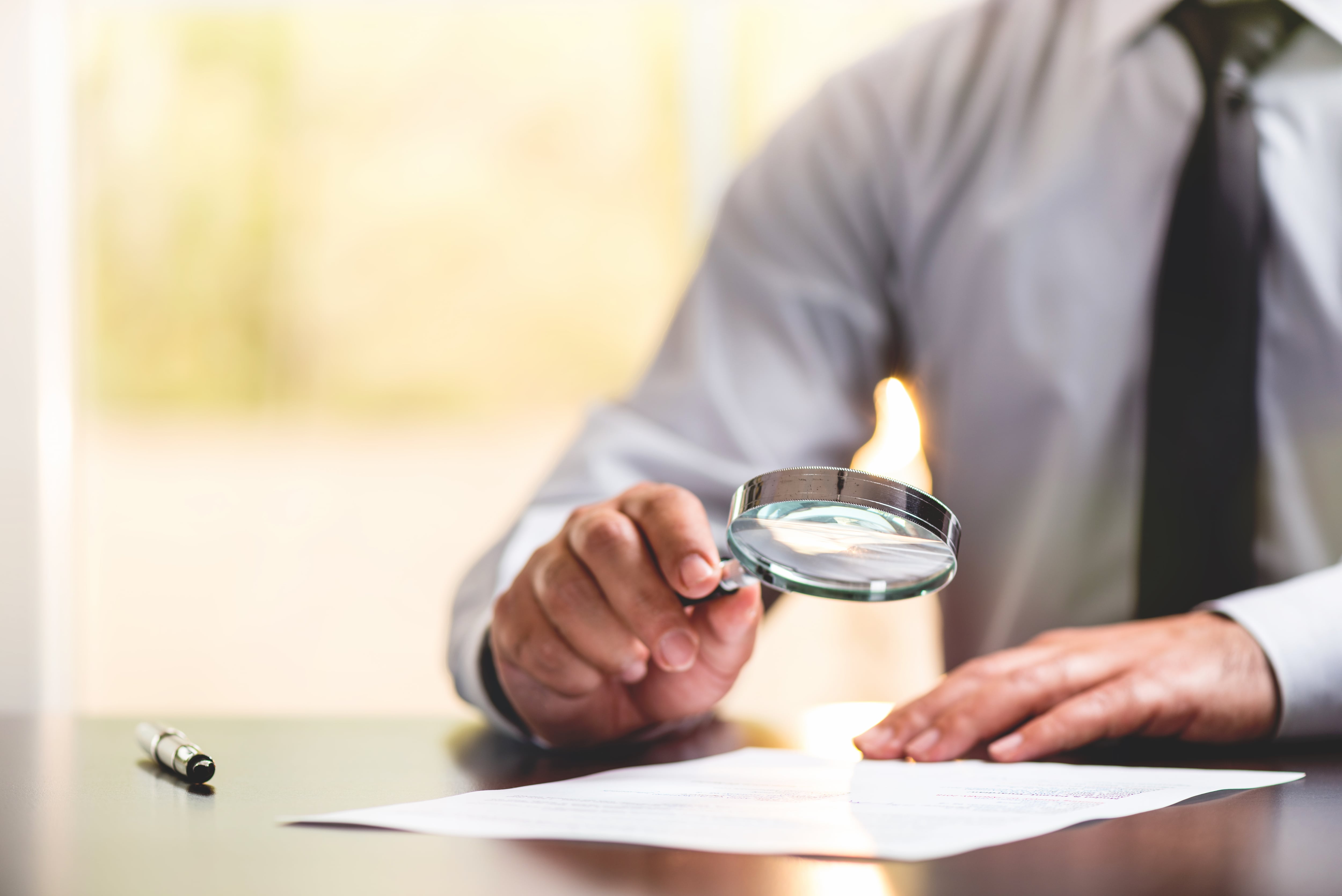 Los miles de documentos que se firman manualmente se ven afectados por riesgos severos de falsificación.