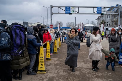 Entrada desde Ucrania a Moldavia por el punto fronterizo de Palanca. La llegada de refugiados es incesante.