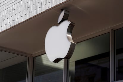 Logo de Apple en una tienda de Washington.