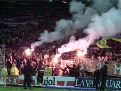 El fondo norte durante el Barça-Madrid.