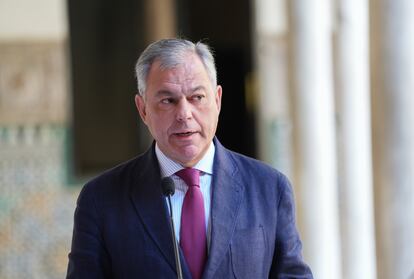 El alcalde de Sevilla, José Luis Sanz, durante una rueda de prensa del 8 mayo de 2024, en Sevilla.