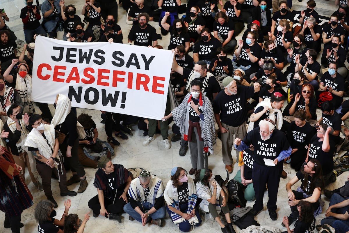 The double insult of wearing the yellow Star of David | International ...