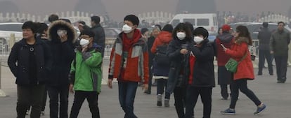 Máscaras para se proteger da poluição em Pequim.