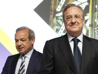 El presidente de ACS, Florentino Pérez. Detrás el CEO del grupo, Marcelino Fernández Verdes.