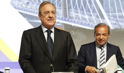 El presidente de ACS, Florentino Pérez, junto al consejero delegado del grupo, Marcelino Fernández Verdes.