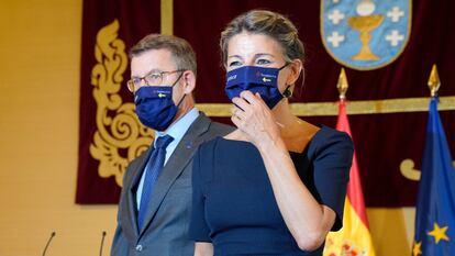 El presidente de la Xunta, Alberto Núñez Feijóo, y la vicepresidenta segunda del Gobierno y ministra de Trabajo, Yolanda Díaz, el 17 de septiembre de 2021 en Santiago de Compostela