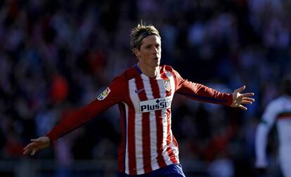 Fernando Torres celebra uno de sus goles.