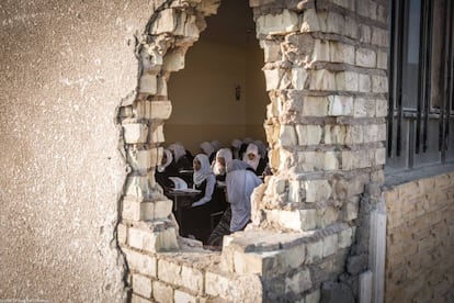 Alumnas en la escuela Al Zahraa Albaidhaa de Falluja (Irak).