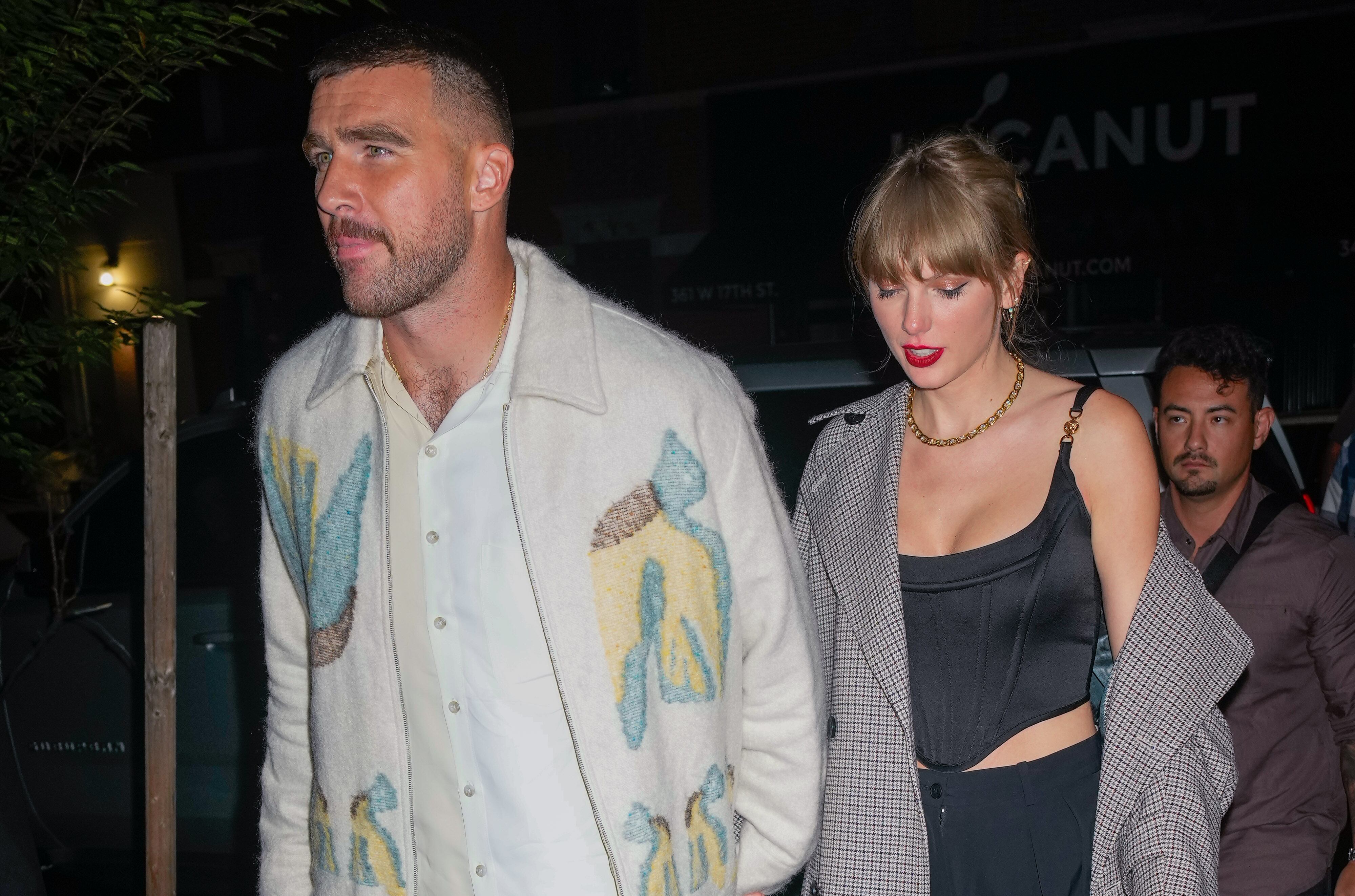 Travis Kelce y Taylor Swift en Nueva York en octubre de 2023.