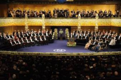 En la imagen, ceremonia de entrega de los Premios Nobel celebrada en Estocolmo, Suiza. EFE/Archivo