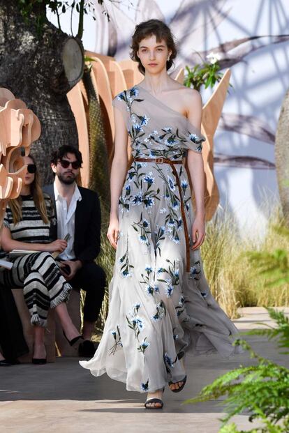 Christian Dior : Runway &#8211; Paris Fashion Week &#8211; Haute Couture Fall/Winter 2017-2018