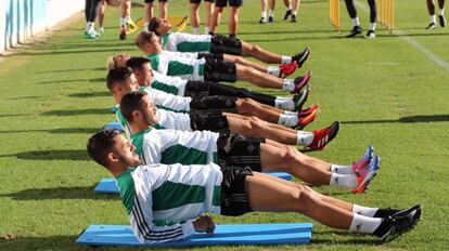 Entrenamiento del Betis este viernes en su ciudad deportiva.