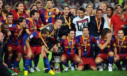 Los jugadores del Barça, con la Supercopa