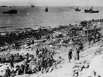 Tropas españolas desembarcan en la costa de Marruecos, el 1 de enero de 1924.