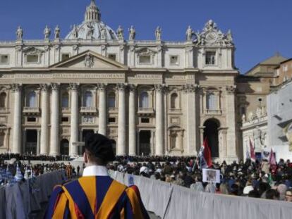 Misa en la plaza de San Pedro del Vaticano en 2013. 