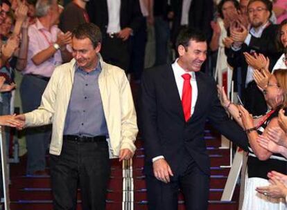 José Luis Rodríguez Zapatero y Tomás Gómez, durante la clausura del Congreso Extraordinario del PSM.