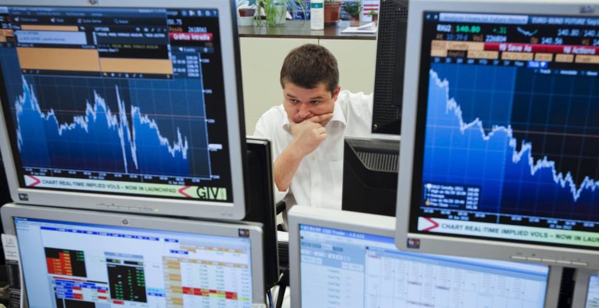 La volatilidad desaparece en la Bolsa y se enciende en el mercado de bonos