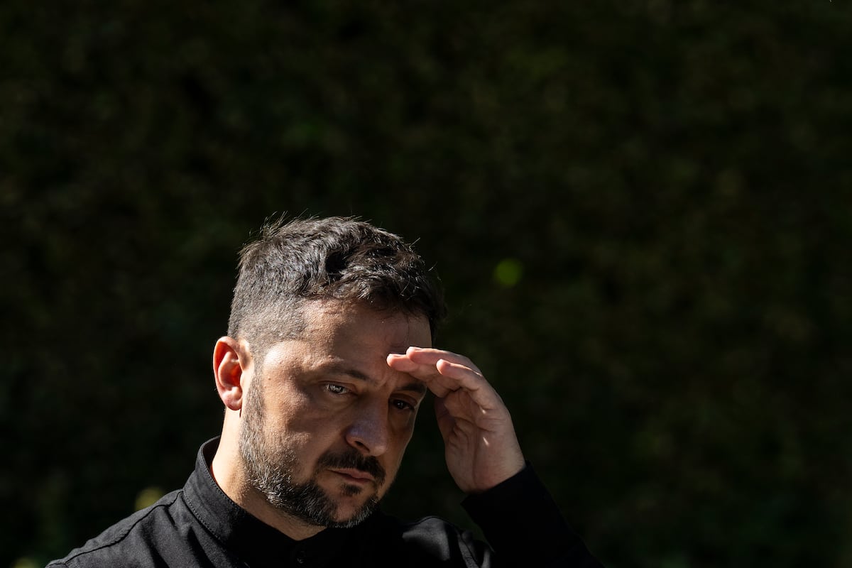 Aluvión de críticas a Zelenski en Ucrania por interferir en la lucha contra la corrupción