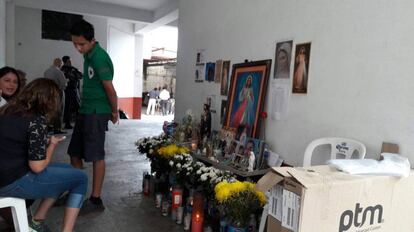 Un altar por los cinco desaparecidos, en Tierra Blanca, en 2017.