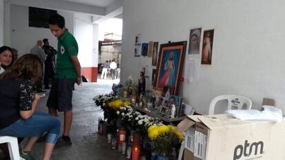 Un altar por los cinco desaparecidos, en Tierra Blanca, en 2017. 