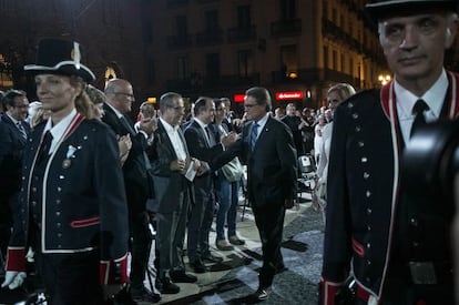 El presidente catalan Artur Mas, acompanado de la presidenta del Parlament Nuria de Gispert, llega al acto institucional de la Diada