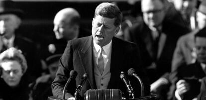 John F. Kennedy, 35º presidente de EE UU, en una imagen de archivo obtenida durante su discurso de toma de posesión en Washington el 20 de enero de 1961.