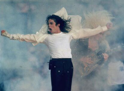 Michael Jackson, durante el intermedio de la Superbowl en 1993 en el estadio de Pasadena, California.