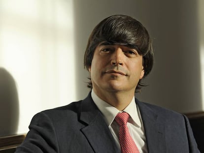 El escritor Jaime Bayly fotografiado en Madrid en 2012 durante la promoción de su novela 'Morirás mañana'. 