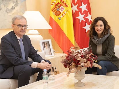 Ayuso embajador Kirkpatrick
