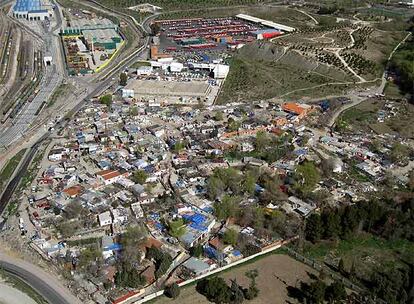 El poblado chabolista de Santa Catalina visto desde el aire. Son 171 chabolas en el distrito de Puente de Vallecas.