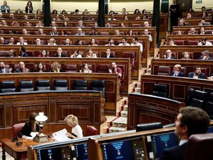 PSOE y Unidos Podemos aplauden la aprobación del decreto que permitirá exhumar los restos de Franco del Valle de los Caídos.