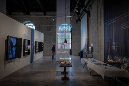 Uno de los espacios de la exposición 'Los Machado', en la antigua Fábrica de Artillería de Sevilla.