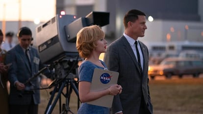 Scarlett Johansson y Channing Tatum, en 'Fly Me To The Moon'
