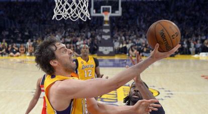 Pau Gasol, en un partido de la NBA de los Angeles Lakers contra Washington Wizards. 