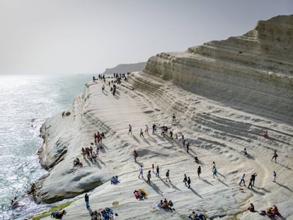 El acantilado Scala dei Turchi, en la provincia siciliana de Agrigento, que inspiró los escenarios de las novelas del comisario Montalbano de Andrea Camilleri.