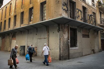 Un edificio tapiado de la calle Luna, el 21 de octubre.
