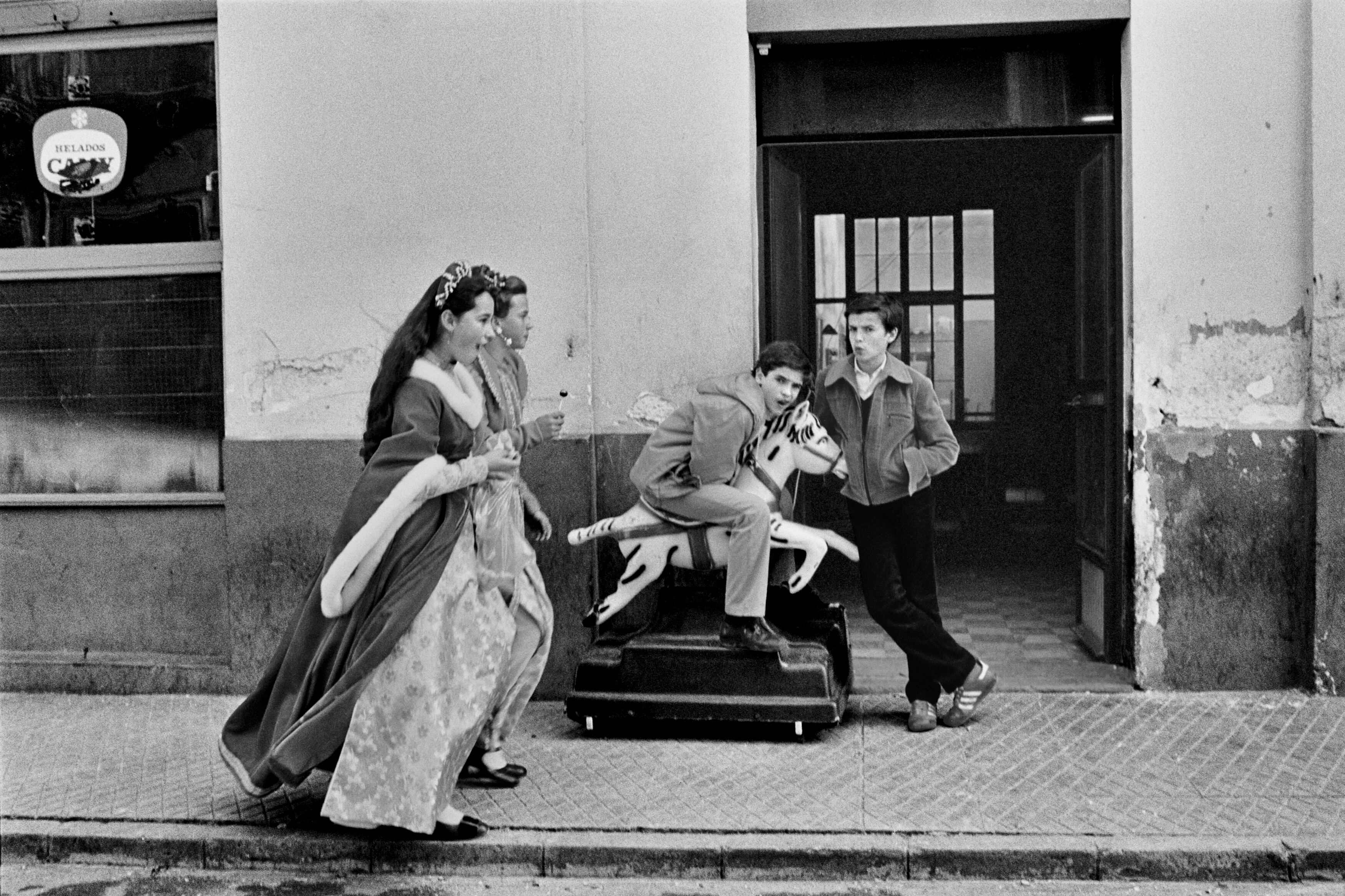 'Las princesas y los caballeros'. Almansa (Albacete), 1980.