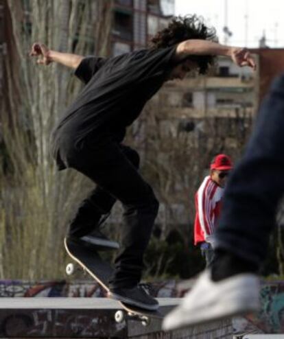 Skate en plaza de Tetuán.