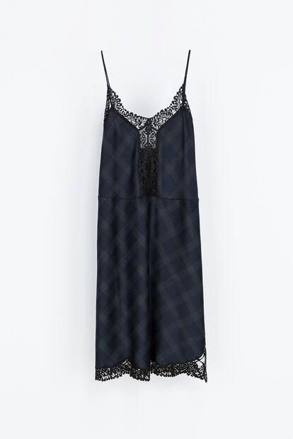 Vestido lencero de Zara (79,95 euros).