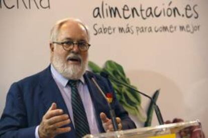 El ministro de Agricultura, Alimentación y Medio Ambiente, Miguel Arias Cañete, durante su intervención en la inauguración de Fruit Attraction, feria organizada por la Federación de Productores Exportadores de Frutas y Hortalizas (Fepex) y por la Institución ferial madrileña Ifema, hoy en Madrid.